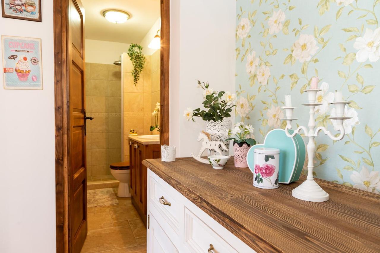Vanilia Apartman Eger Buitenkant foto