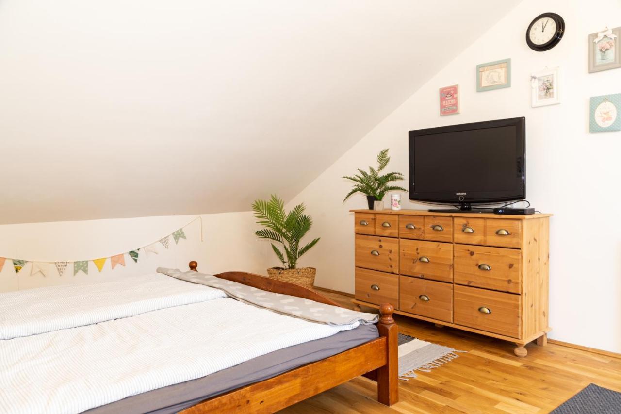 Vanilia Apartman Eger Buitenkant foto