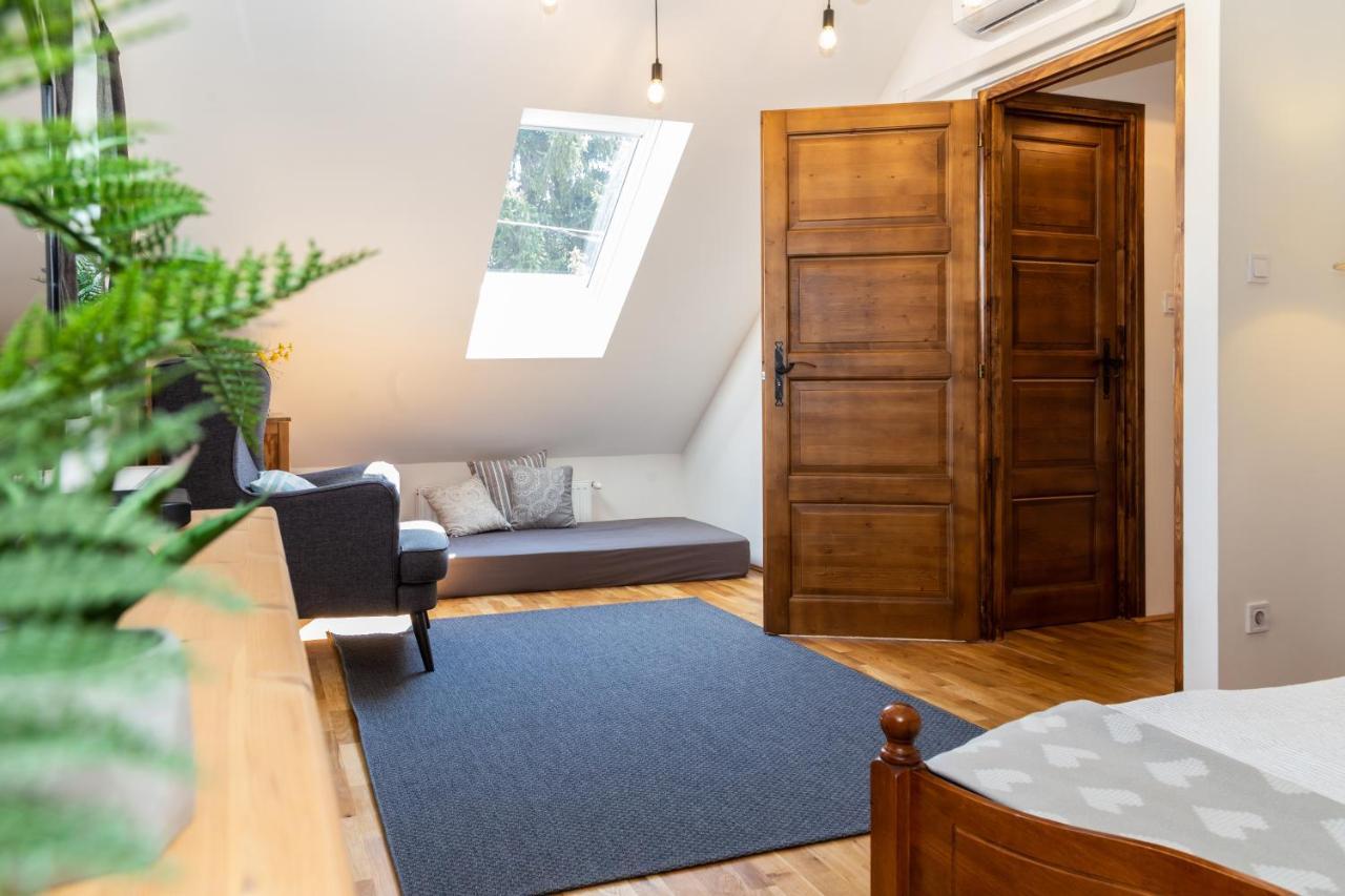 Vanilia Apartman Eger Buitenkant foto