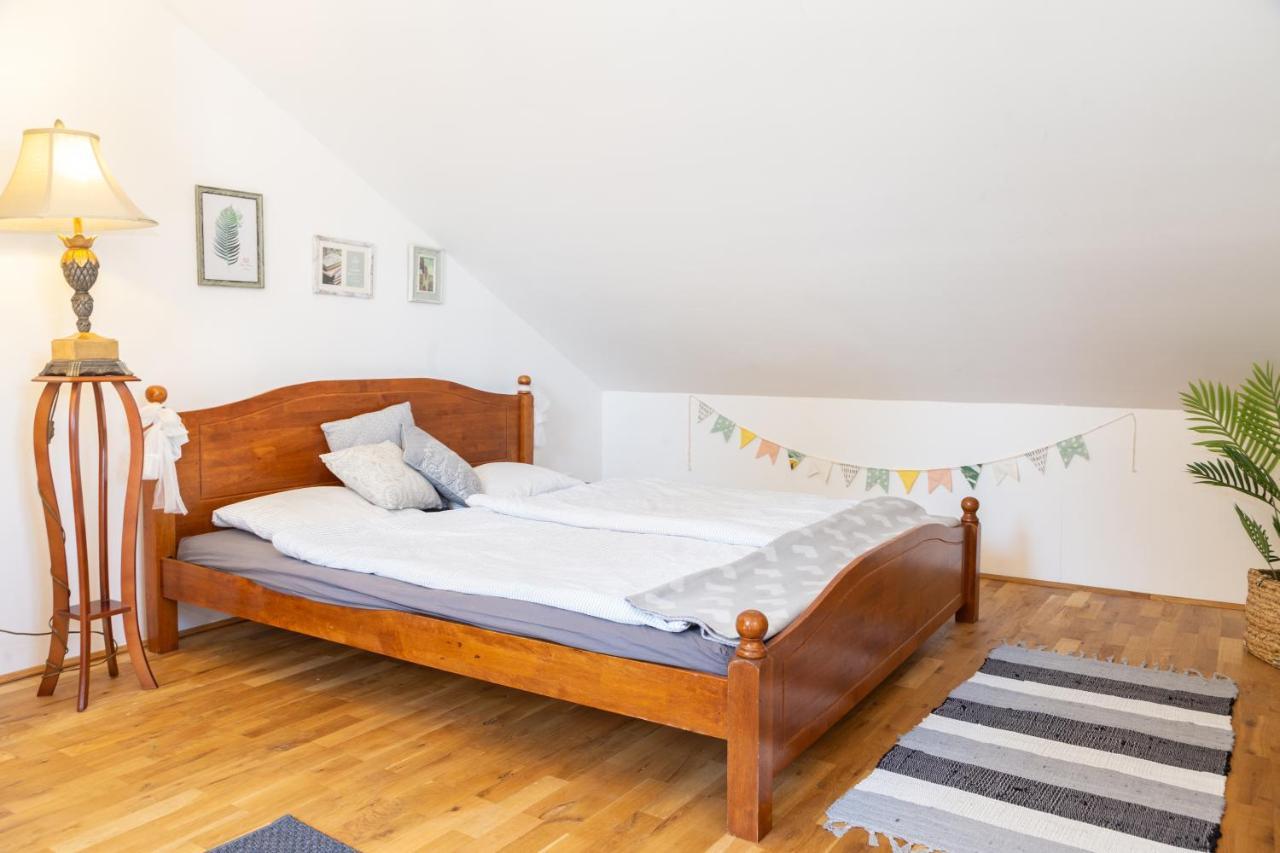 Vanilia Apartman Eger Buitenkant foto